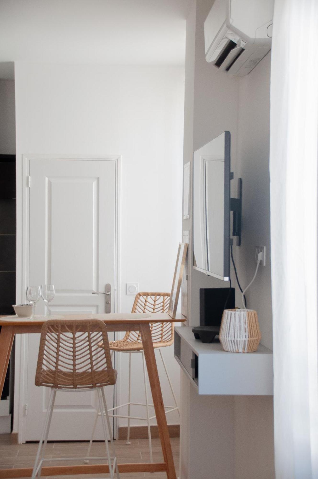 Bandol - Appartement Corneille Екстериор снимка